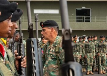 Comandante del Ejército recorre unidades de la Segunda, Sexta y Séptima brigadas de infantería.